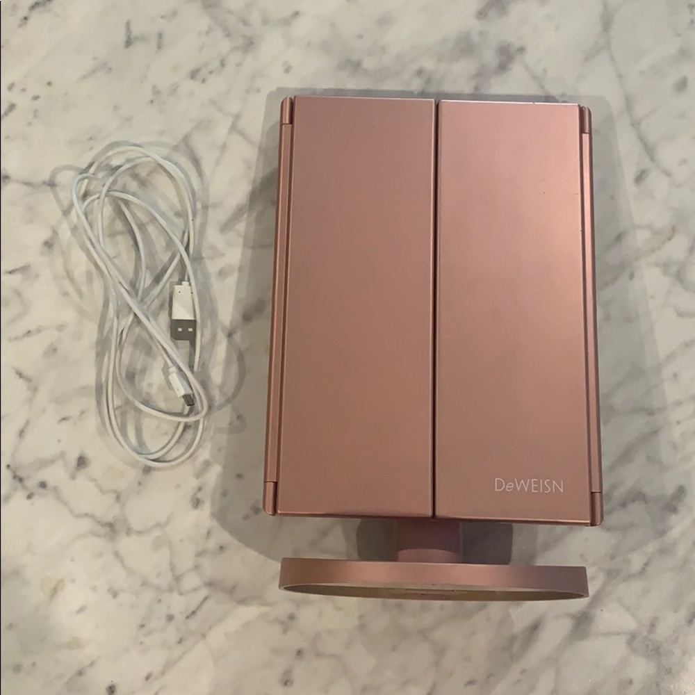 NWOT Rose Gold Light Up Mirror